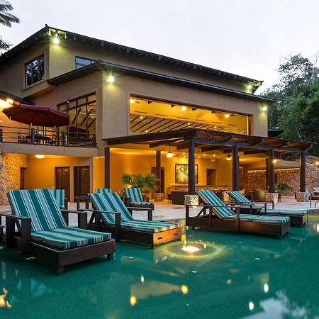 ลาส ลากูนาส บูทิก โฮเต็ล Hotel ฟลอเรส ภายนอก รูปภาพ